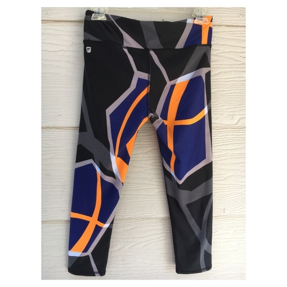 Fabletics • Workout/Yoga Cropped Leggings • Sz XS - Picture 2 of 7